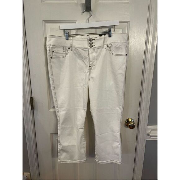 Torrid White Super Soft Crop Jeggings sz 18 NWT - Picture 1 of 9